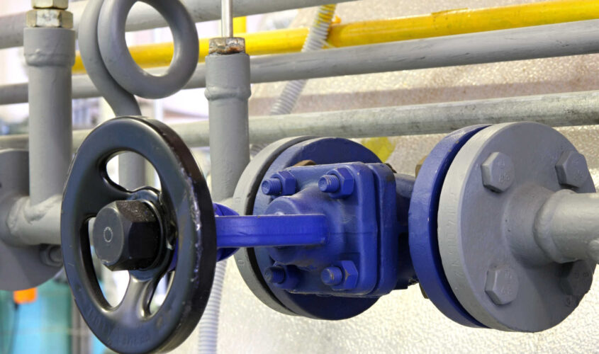 Steam pipe with a valve